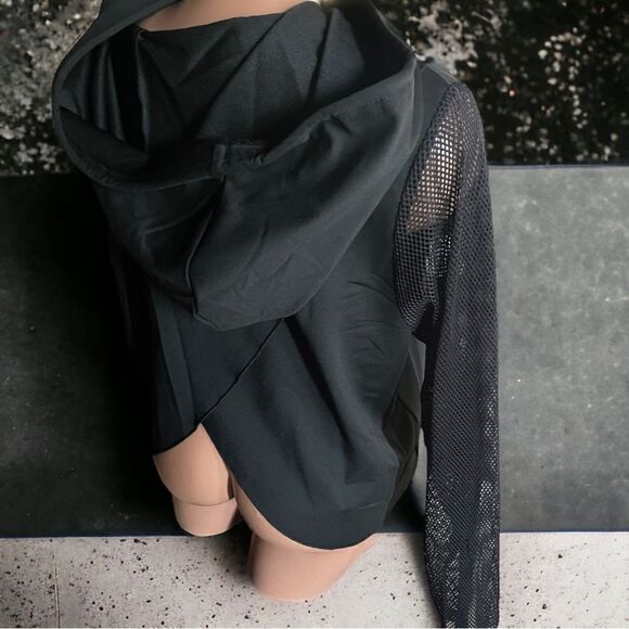Fishnet Sleeves Hoodie l Black Cropped  l 1X l NWOT - Picture 5 of 10